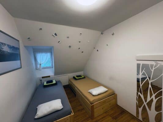 Reserve your accommodation, private room or bed at Vršič Pass, between Kranjska Gora, the source of Soča River and Trenta.
Double bedroom in Erjavčeva hut Vršič Kranjska Gora